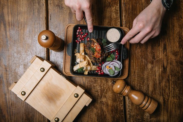 Couteau à steak : utilisation et importance de l'accessoire